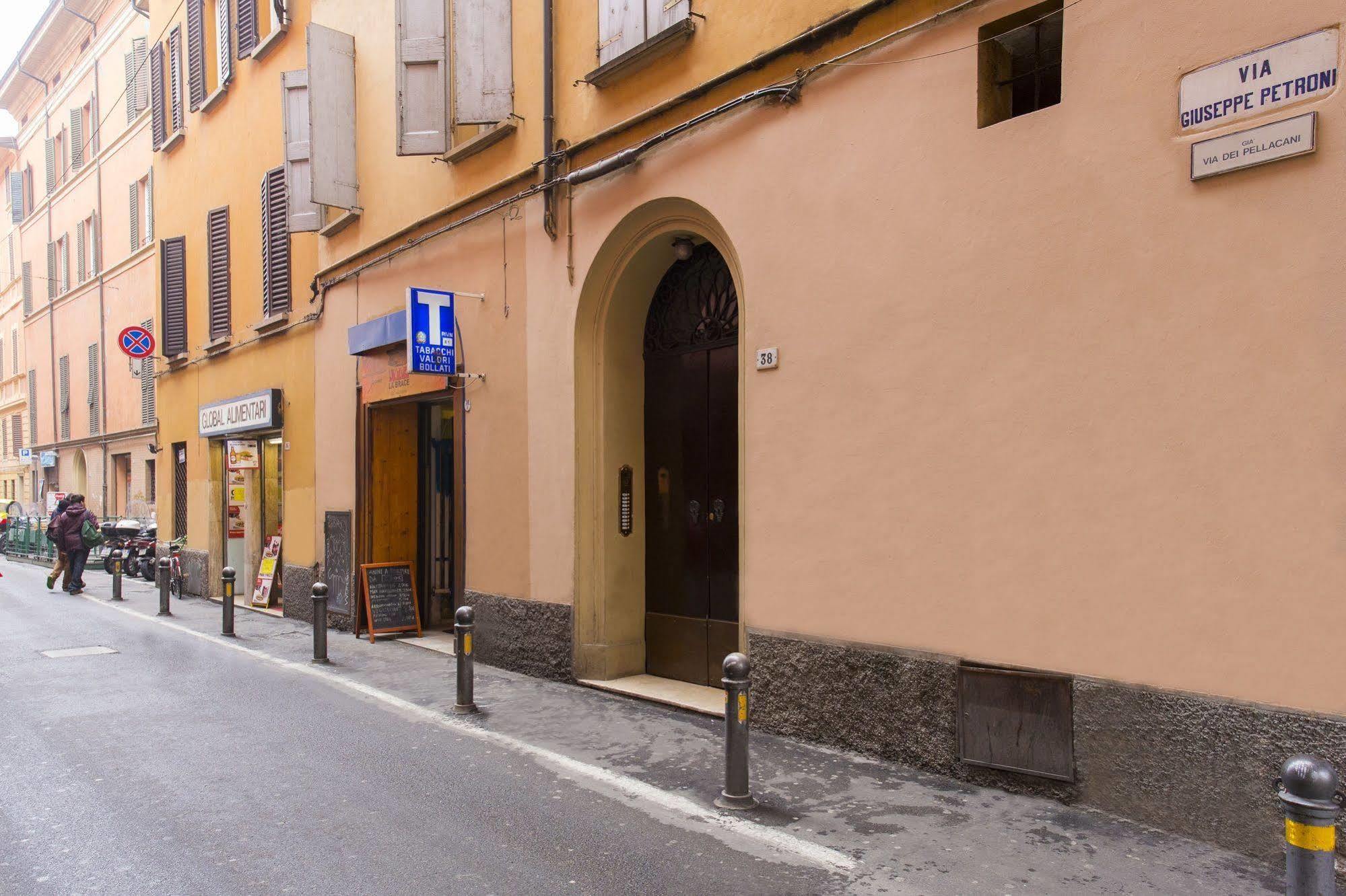 Petroni 38 By Studio Vita Bologna Eksteriør bilde